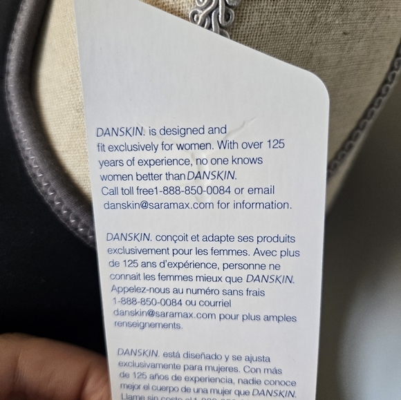 NWT 38C Danskin White Medium Impact Sports Bra - Picture 5 of 6